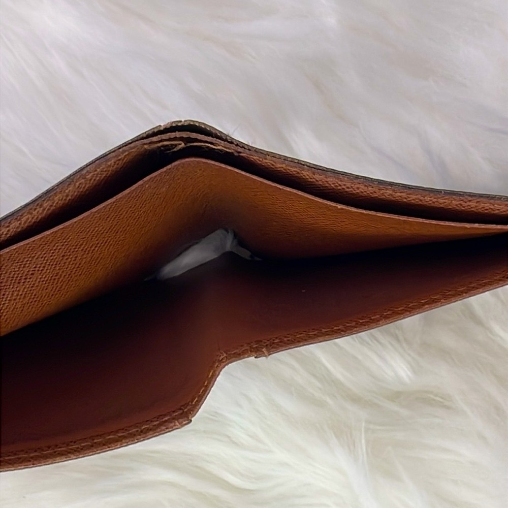 Louis Vuitton Monogram Bifold Wallet - Picture 12 of 14